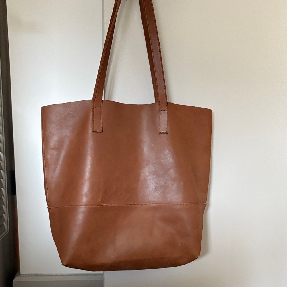 Able Mamuye Classic Tote in
Whiskey